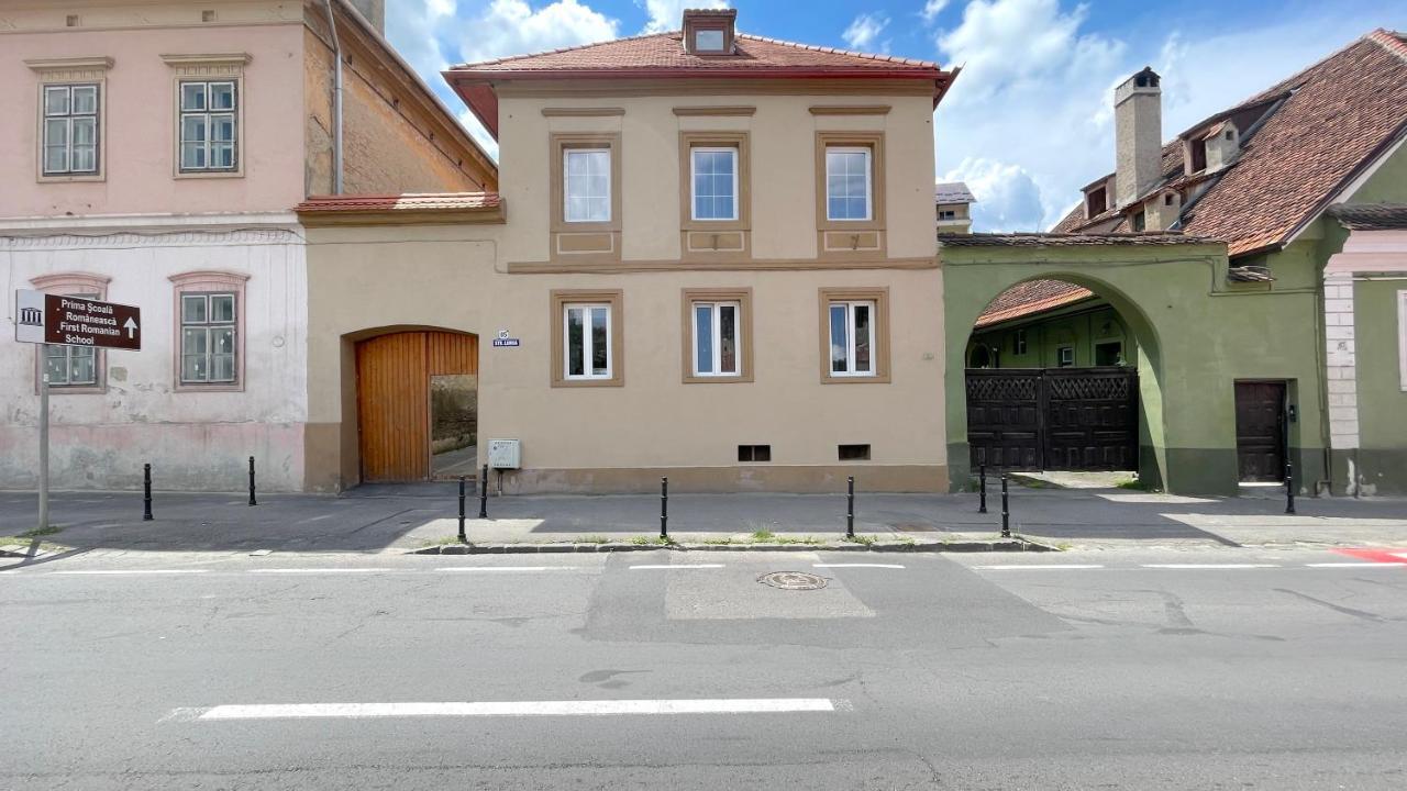 Well Prettyplaces Apartment 001 Braşov Exteriör bild